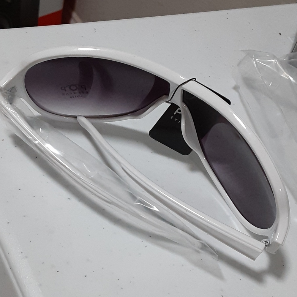 Sunglasses - Picture 2 of 3